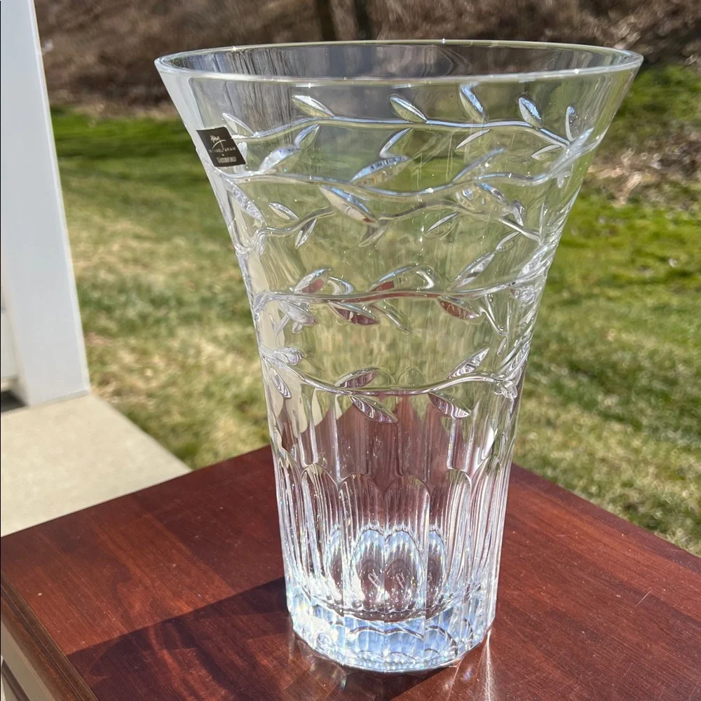 Beautiful Waterford Crystal Michael Aram Garland Romance 10” Flower Vase